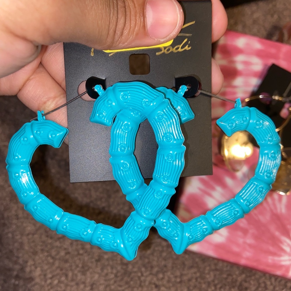 Heart loop earrings